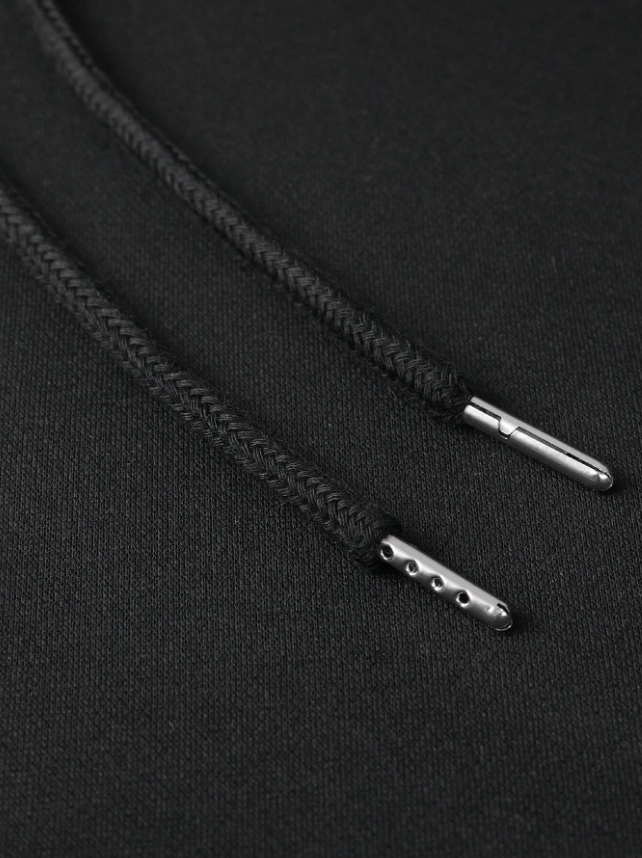 Hoodie Preto VYRONA – Estilo e Conforto