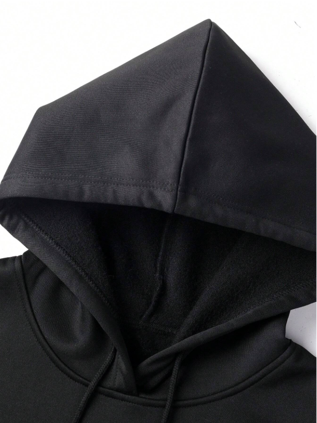 Hoodie Preto VYRONA – Estilo e Conforto